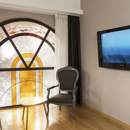 Boutique Lav Hotel *